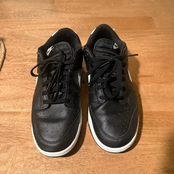 Nike Men's Black and White Low-Top Sneakers - Picture 2 of 8